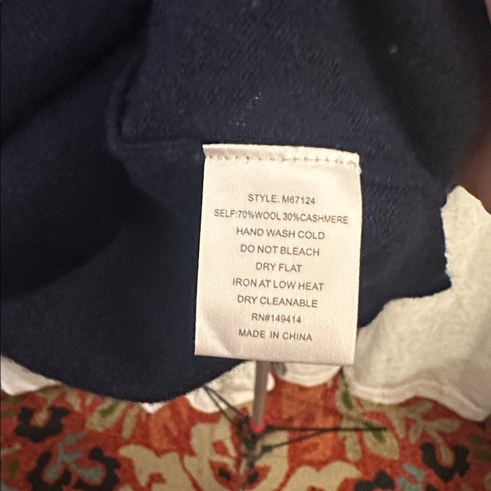 Johnny Was The Whipstitch Hoodie on website
Large Cashmere Wool Lightweight Blue - Picture 11 of 14